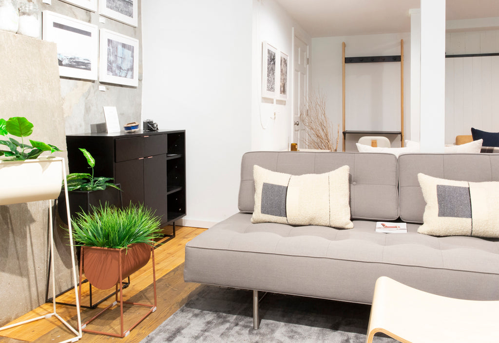 Undertaker's Establishment... and a little art, too.