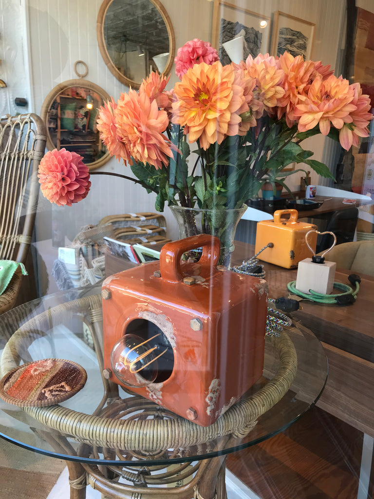 Nostalgia Meets Craftsmanship with Ferroluce's Industrial Table Lamp