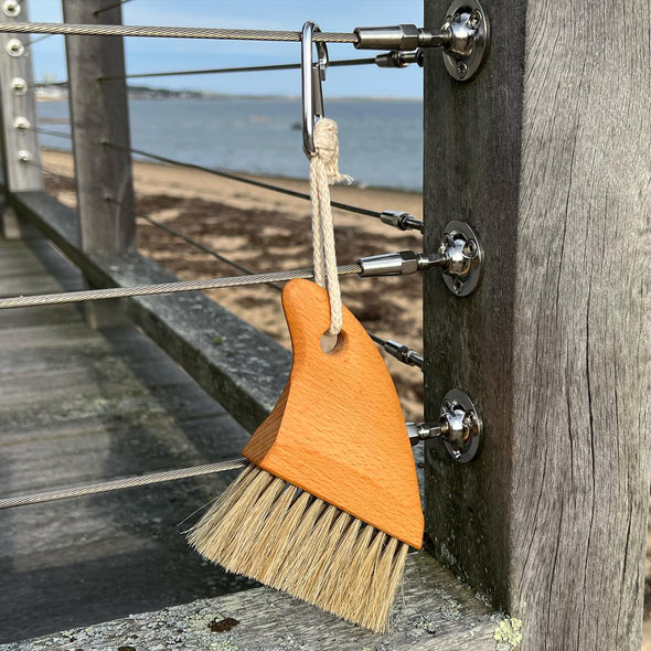 Shark Fin Beach Brush - touchGOODS