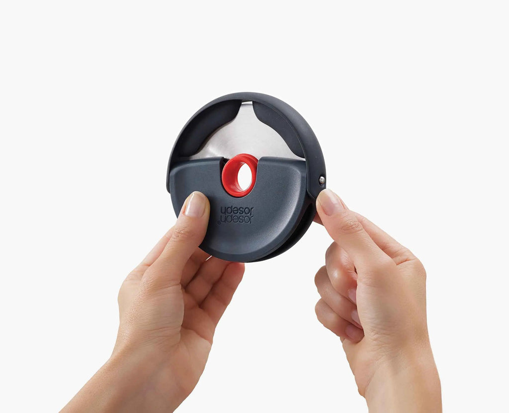 Easy-Clean Pizza Cutter - touchGOODS