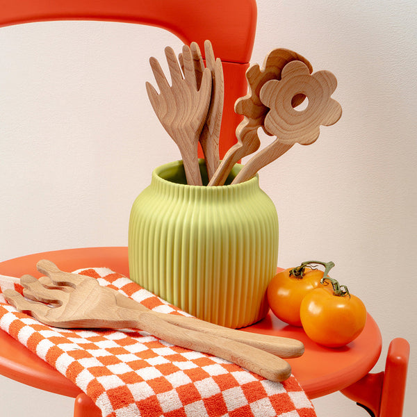 Serving Friends - touchGOODS