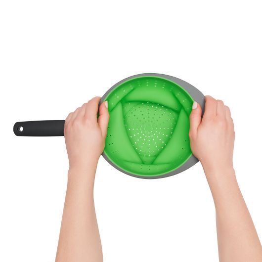 Silicone Collapsible Strainer (2.0 Qt) - touchGOODS