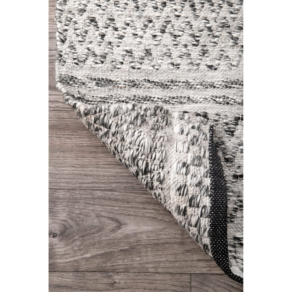 Natosha Indoor/Outdoor Chevron Rug 4 x 6 | touchGOODS