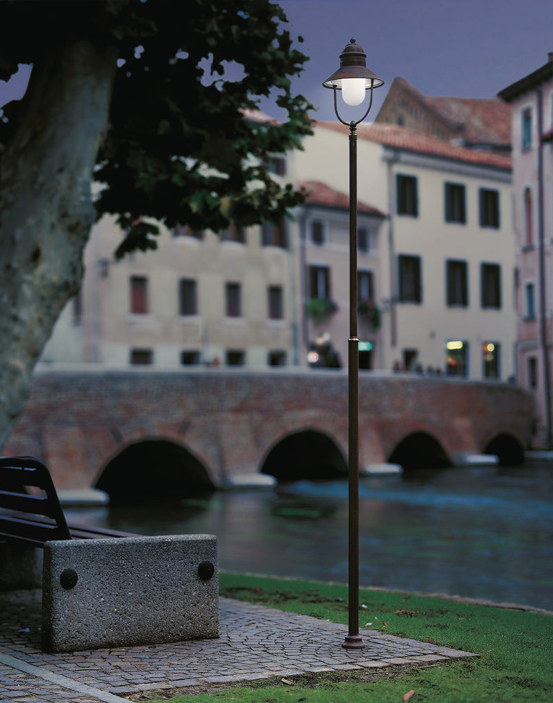 BORGO Outdoor Lamp Post 244.30 | touchGOODS
