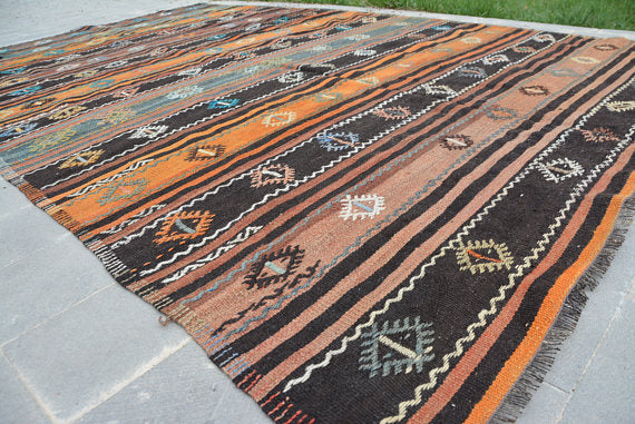 Vintage Handmade Turkish Kilim Area Rug 6' x 10' | touchGOODS