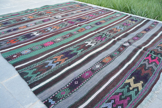 Vintage Handmade Turkish Kilim Area Rug 58" x 54" | touchGOODS