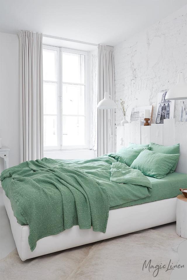 MATCHA GREEN LINEN PILLOWCASE - touchGOODS