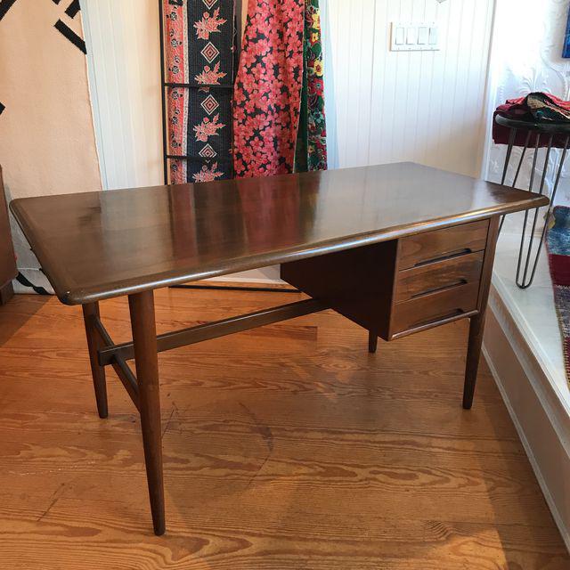 Vintage Mid-Century Modern Walnut Desk | touchGOODS
